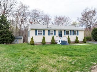 146 Longfellow Dr, Warwick, RI 02818