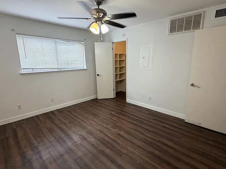 4107 Avondale Ave #104 — Photo 11