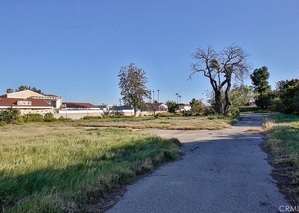 2nd image of 9792 Stanford Ave