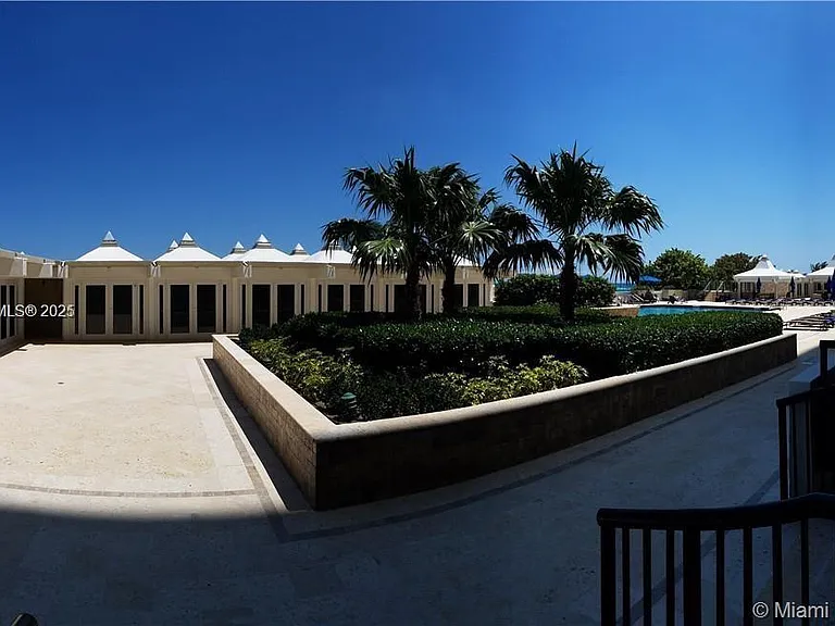 5555 Collins Ave #11U — Photo 6