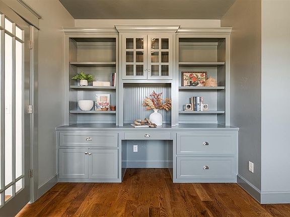 5th image of 1425 Church St