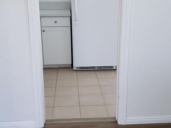 3rd image of 10009 Maple St