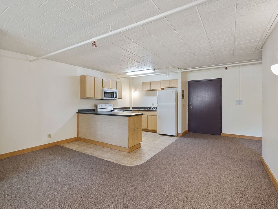 1st image of 2125 W Kilbourn Ave #31