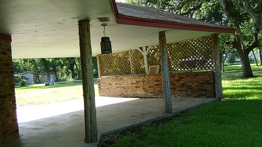 3rd image of 535 Oak Dr