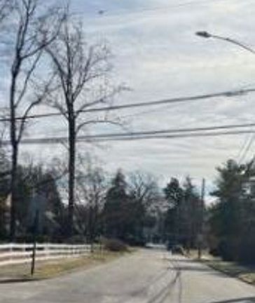 Exterior Neighborhood (street photo)