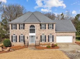 8606 Chatsworth Ln, Waxhaw, NC 28173