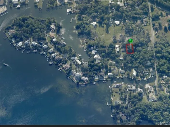 1057 N Overland Ter, Crystal River, FL 34429