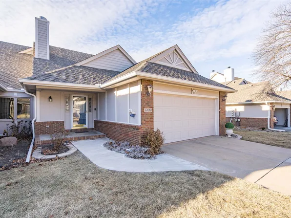 1490 Dover Bay Dr, Clive, IA 50325