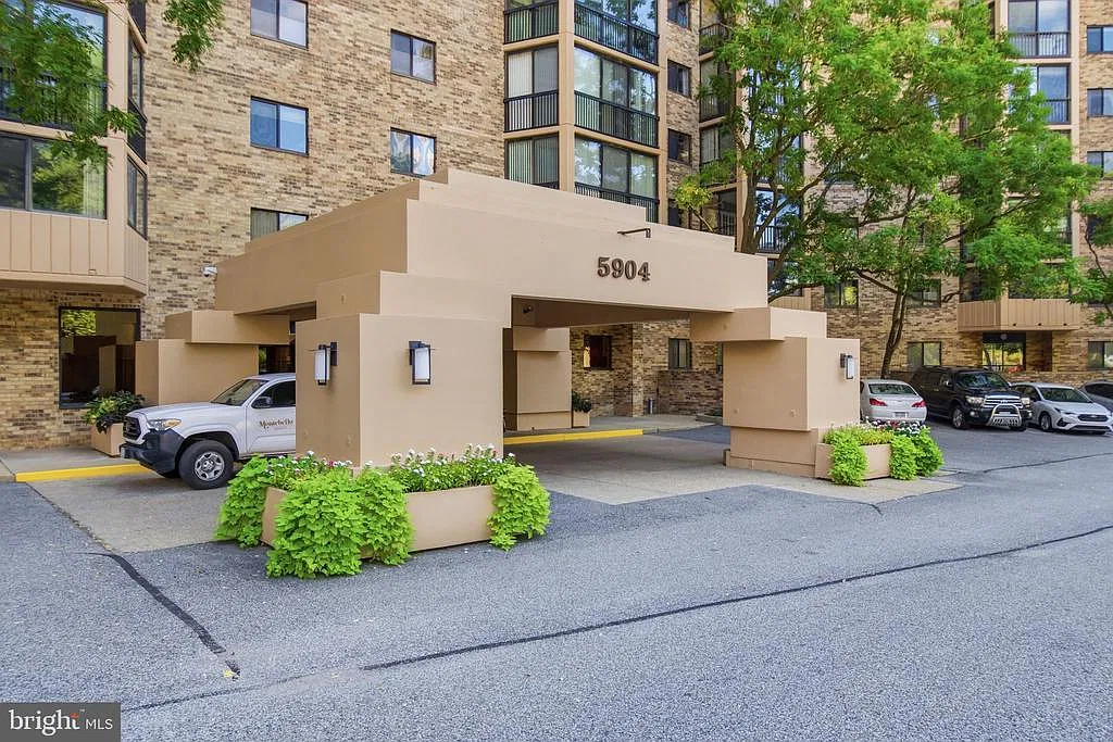 2 bed, 1.5 bath, 1045 sqft, $3,500 — Photo 2