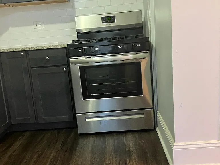 1048 W 81st St #2 — Photo 17