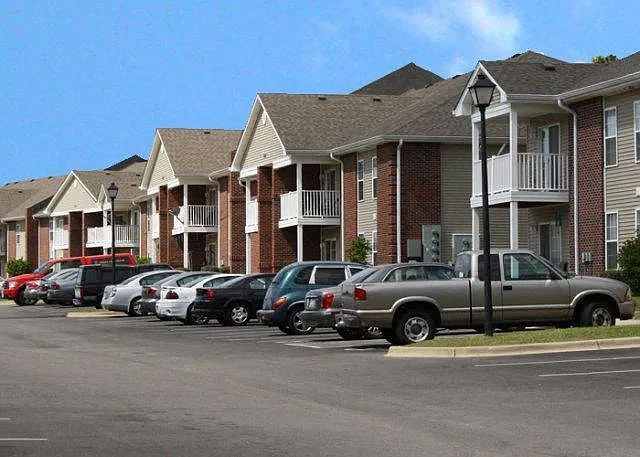 Austin Park Apartments — Photo 15