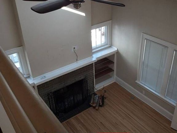 Open Vaulted Ceiling!