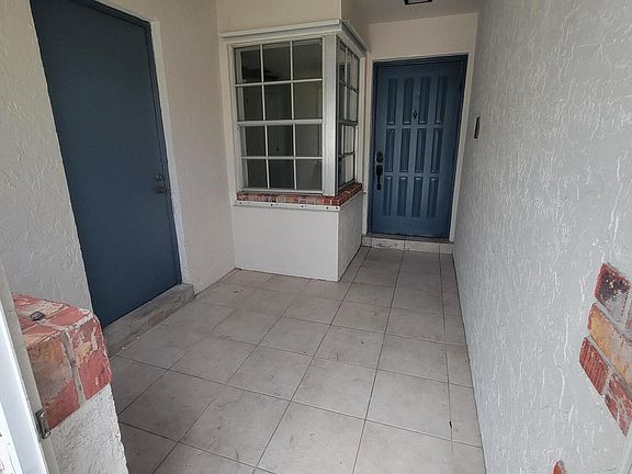 3rd image of 104 Arrowhead Cir