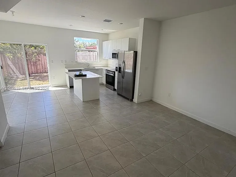 12527 NW 24th Ave #12527 — Photo 3