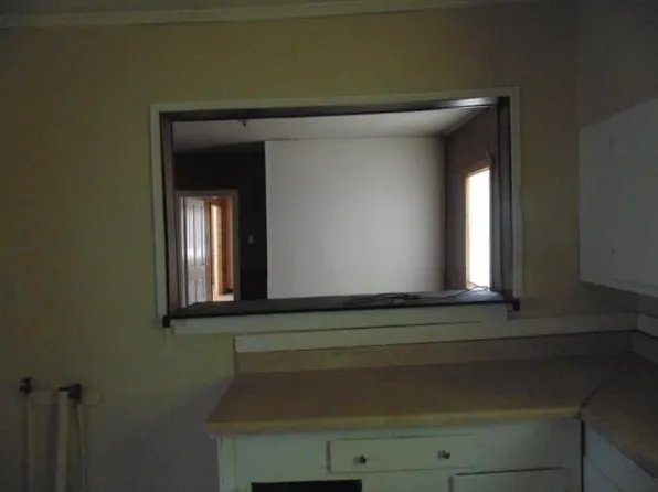 249 Davis St, Henderson, NC 27536