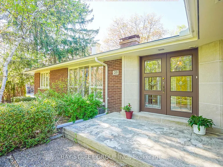 28 Wembley Ave — Photo 3
