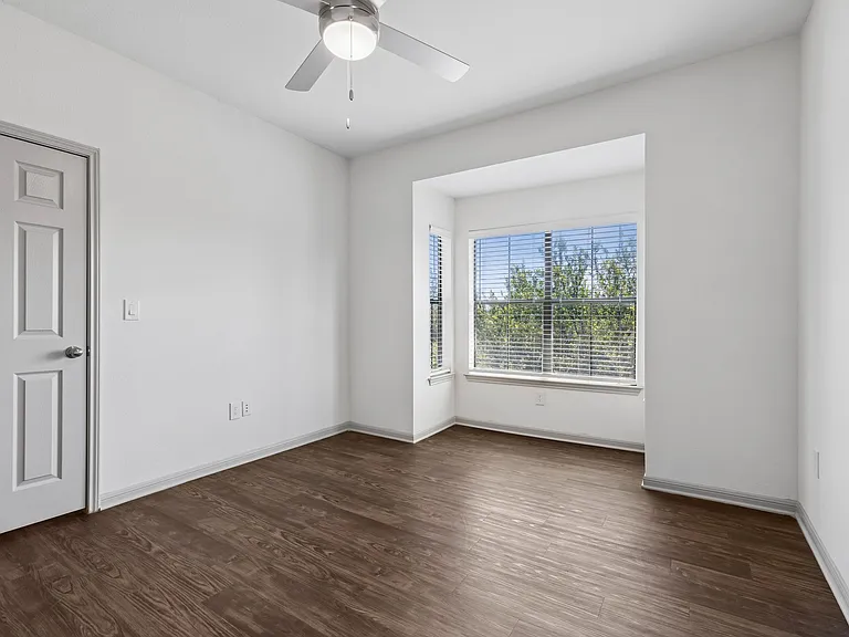 401 Teravista — Photo 33