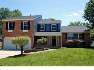 9 Hampshire Ln, Mount Laurel, NJ 08054