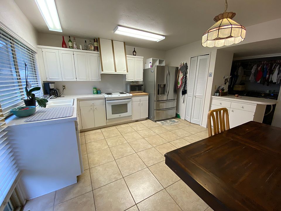 1st image of 3021 Echo Dr
