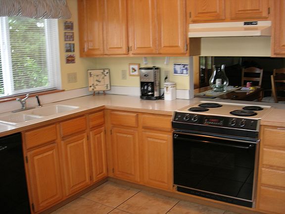 Oak cabinets -Ceramic Tile Floors