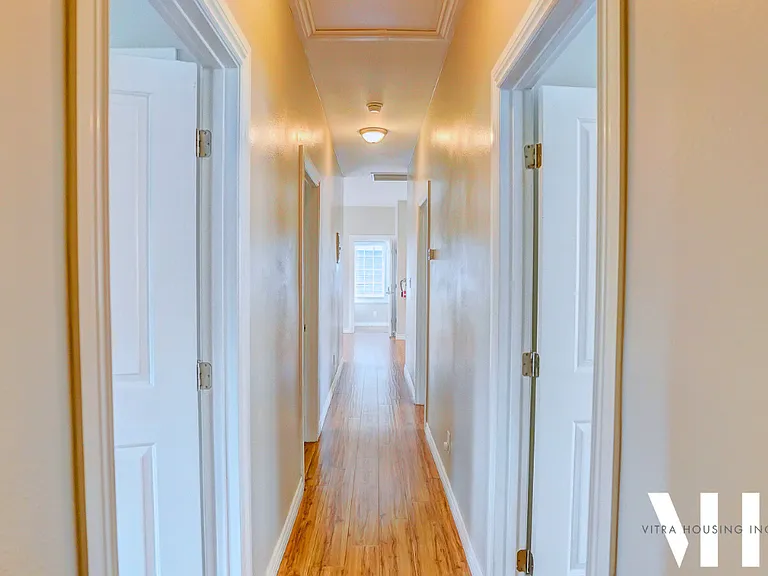 2352 S Portland St — Photo 5