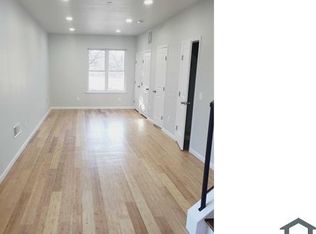 616 N 42nd St #4, Philadelphia, PA 19104