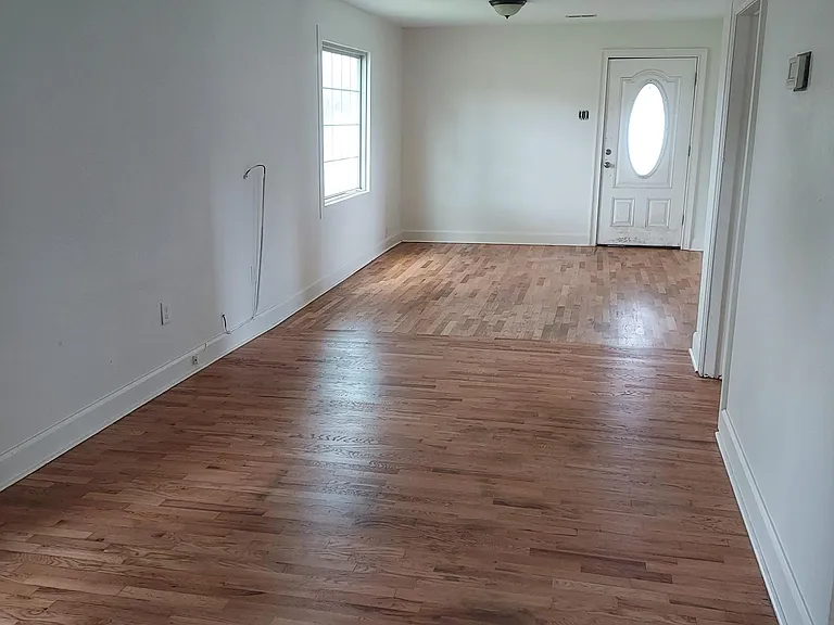 403 S Somerset St — Photo 13