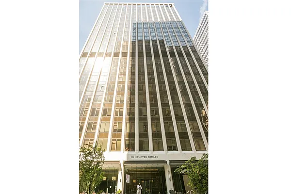 Rented by MNS | media 100