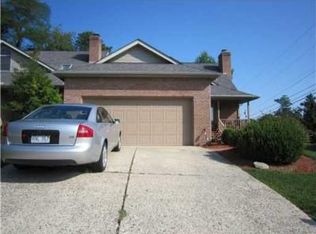 1530 Tennis Club Rd, Charleston, WV 25314