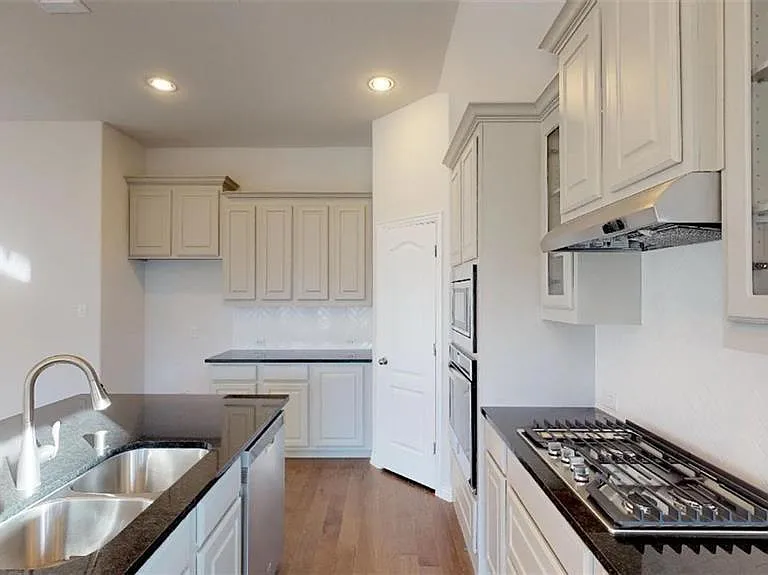 1716 Yellowthroat Dr — Photo 13