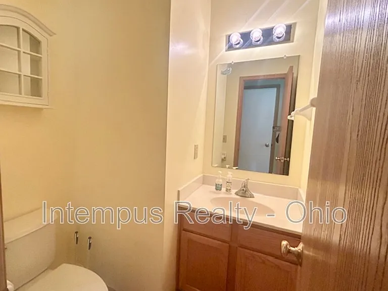 173 Niatross Pl — Photo 10