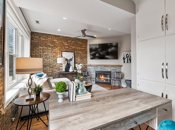 3rd image of 1340 N Wolcott Ave #2