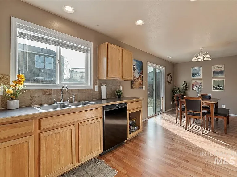 9713 W Shelborne Dr — Photo 15