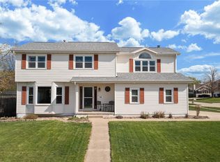 235 Parkview Dr, Waukee, IA 50263