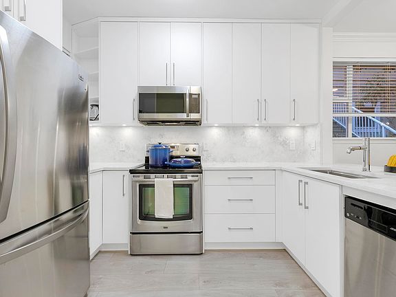 3rd image of 1333 W 7th Ave #101