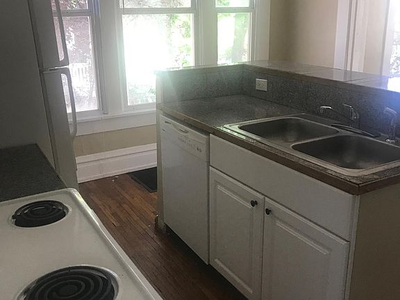 2nd image of 325 16th Ave