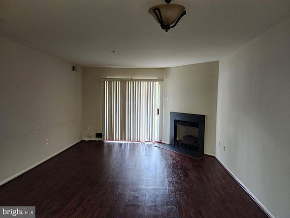 4th image of 14100 Farnsworth Ln #2108