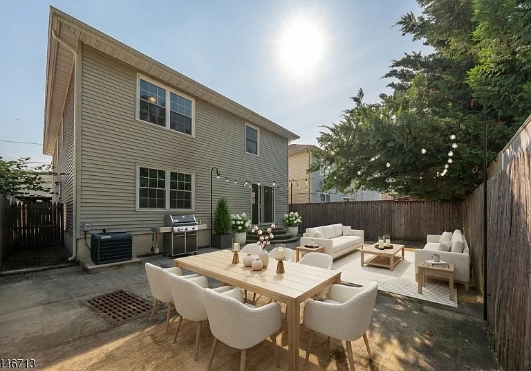 128 Baltimore Ave — Photo 16