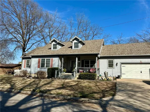 425 S Pine St, Ottawa, KS 66067