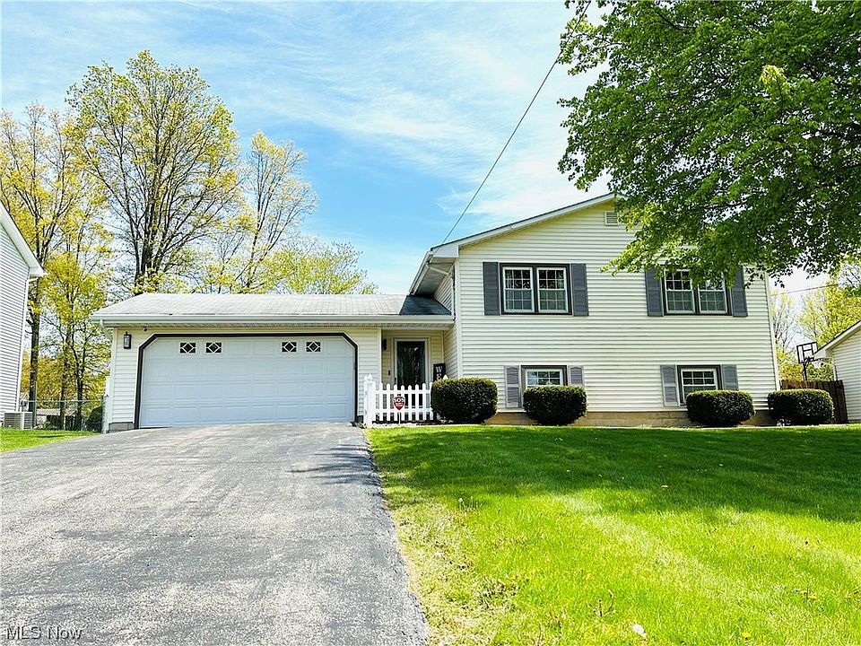 127 Maple Leaf Dr, Youngstown, OH 44515 | Zillow