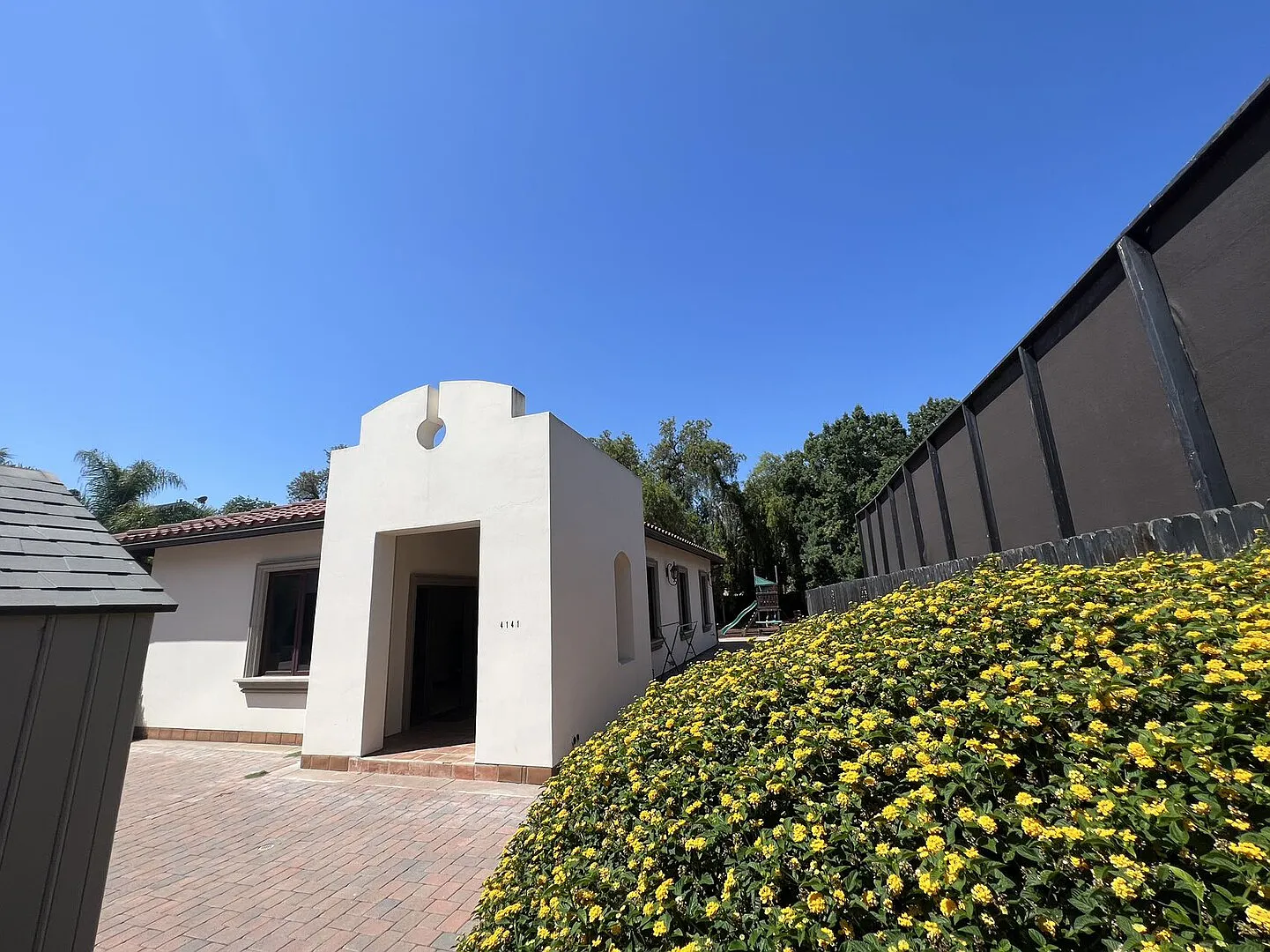 Full Furnished Back House In Luxurious Resort-Style Villa For Rent — Photo 2