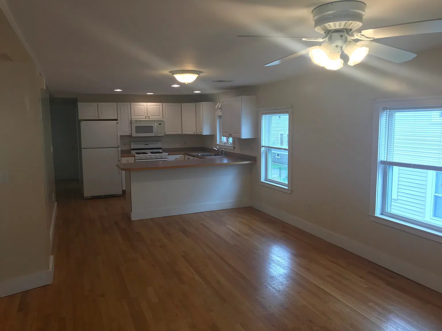 2 bed, 1200 sqft, $2,900 — Photo 1