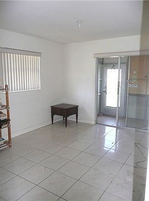 4th image of 180 Seville Ln #H