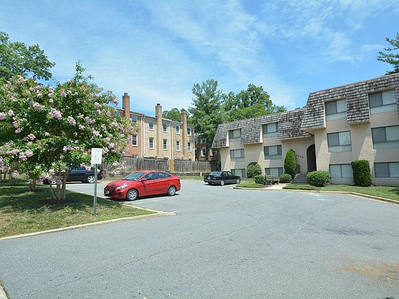 3rd image of 6825 Washington Blvd #2