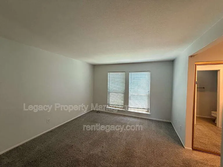 339 Bridge Pl — Photo 8