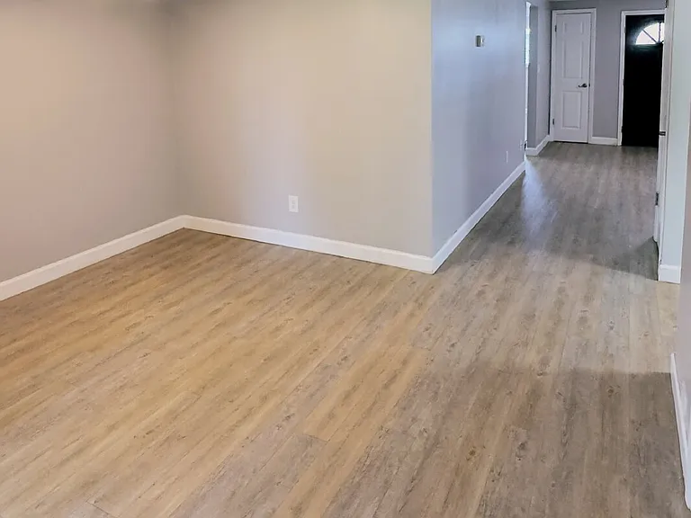 1029 Bradley Cir — Photo 11