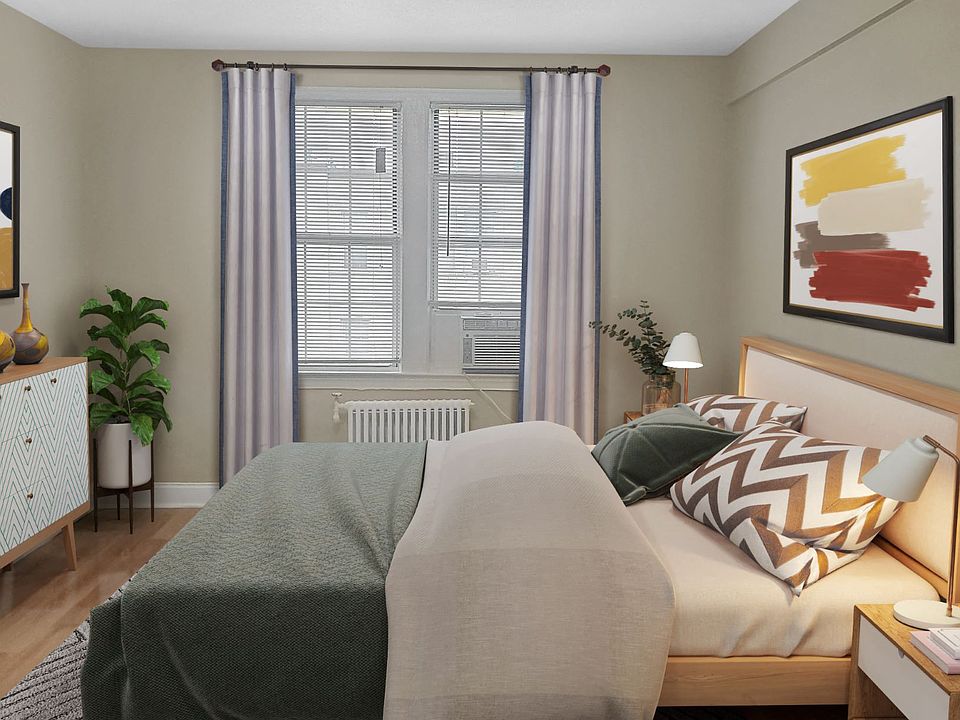 Bedroom (virtually staged)