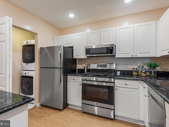 5th image of 20313 Beechwood Ter Unit 102