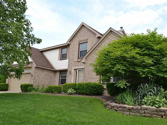 2nd image of 22680 Foxmoor Dr
