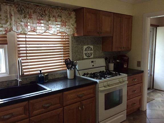 3rd image of 20 Woodbridge Rd